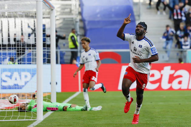 Torschuetze, Scorer Terem Moffi (HSV), Jubel nach seinem Tor zum 2:2, jubelnd, bejubelt, jubelt, jubeln, Cheers after the goal, cheering, celebrated, cheers, cheering, emotions im Bundesliga-Spiel zwischen der TSG 1899 Hoffenheim und dem Hamburger SV in der PreZero Arena, Sinsheim, Deutschland, am 10. Oktober 2026. in action during the Bundesliga match between TSG 1899 Hoffenheim and Hamburger SV at the PreZero Arena, Sinsheim, Germany, on October 10, 2026. DFB DFL REGULATIONS PROHIBIT ANY USE OF PHOTOGRAPHS AS IMAGE SEQUENCES AND OR QUASI-VIDEO, Copyright: HMBxMedia xHeikoxBecker
