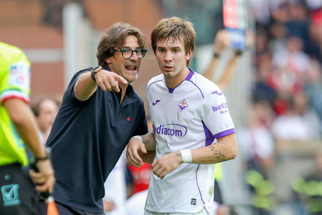 Fiorentina s head coach Paolo Vanoli and Fiorentina s Franco Mastantuono during the Serie A soccer match between Genoa and Fiorentina at the Luigi Ferraris Stadium in Genoa, Italy - Saturday, October 10, 2026. - Soccer .  Copyright: xTanoxPecoraro LaPressex