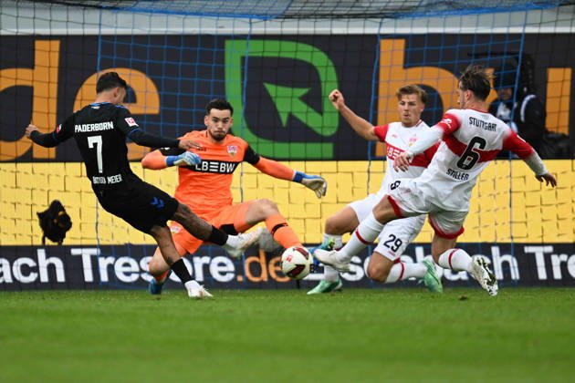 Paderborn, Home-Deluxe-Arena, 10.10.26, GER, Herren, 1.Bundesliga, Saison 2026-2027, SC Paderborn 07 - VfB Stuttgart Bild: Torchance Oliver BATISTA MEIER (Paderborn). Torwart Dennis SEIMEN (Stuttgart) pariert DFL regulations prohibit any use of photographs as image sequences and or quasi-video. Nordrhein-Westfalen Deutschland