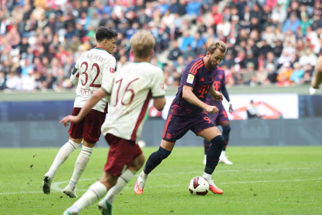 Harry Kane (FC Bayern Muenchen, 09), GER, FC Augsburg vs. FC Bayern Muenchen, Fussball, Bundesliga, 5. Spieltag, Saison 2026 2027, 10.10.2026, DFL DFB REGULATIONS PROHIBIT ANY USE OF PHOTOGRAPHS as IMAGE SEQUENCES and or QUASI-VIDEO, GER, FC Augsburg vs. FC Bayern Muenchen, Fussball, Bundesliga, 5. Spieltag, Saison 2026 2027, 10.10.2026 Augsburg Copyright: xEibner-Pressefoto JennixMaulx EP_JML
