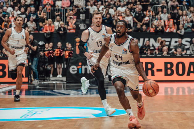 easyCredit Basketball Bundesliga, 5. Spieltag, Niners Chemnitz -Bayern München 10.10.2026 ab 16:00 Uhr Chemnitz, Chemnitz Arena Im Foto: 44 Kamar Baldwin easyCredit Basketball Bundesliga, 5. Spieltag, Niners Chemnitz - Bayern München Chemnitz Sachsen Deutschland Copyright: xEHLxMedia MichelxKöhlerx 20261010-Niners-Chemnitz-Bayern-M__nchen-043