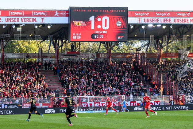 im Bild v.l.: Anzeigetafel nach 90 plus 2 Minuten 1:0, GER, Berlin, Fussball, 1. FC Union Berlin vs SV Elversberg, in der Alten Försterei, 10.10.2026, DFB DFL REGULATIONS PROHIBIT ANY USE OF PHOTOGRAPHS AS IMAGE SEQUENCES AND OR QUASI-VIDEO, Copyright: HMBxMedia UwexKoch