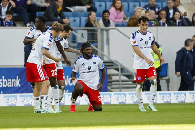 Torjubel Hamburger SV beim 2:2 durch Terem Moffi (Hamburger SV, 09), Freude, Begeisterung, positive Emotionen, Torerfolg , Deutschland, Fussball, 1. Bundesliga, 5.Spieltag, 2026 2027, TSG Hoffenheim vs. Hamburger SV, 10.10.2026, Sinsheim SNP Arena Deutschland Copyright: xGrantxHubbsx