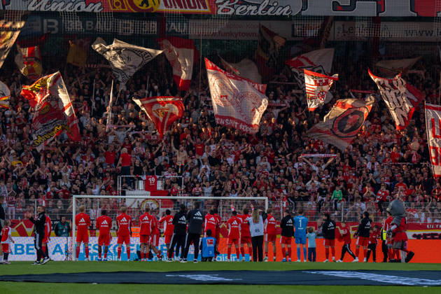 Deutschland: Fussball 1. Bundesliga, 5. Spieltag 2026 2027, 1.FC Union Berlin - SV Elversberg am 10.10.2026 in Berlin (Stadion An der Alten Försterei): Union Berlin feiert den 1:0 Heimsieg Copyright: xSvenxHeidmannx