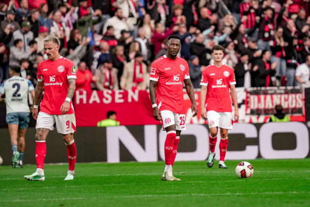 Deutschland: Fussball Saison 2026 2027 , 1. Bundesliga , 5. Spieltag , 1. FSV Mainz 05 vs. Bayer 04 Leverkusen - MEWA-Arena (Mainz) : Sheraldo Becker (1. FSV Mainz 05, 23) und Phillip Tietz (1. FSV Mainz 05, 9) nach dem Gegentor, Mimik, Gesichtsausdruck, Emotion Mainz MEWA-Arena Deutschland Germany Copyright: xBennetxLongx