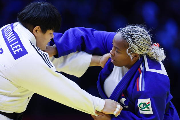 AZERBAIJAN, BAKU - OCTOBER 10, 2026: France s Romane Dicko (R) and South Korea s Lee Hyeon-ji fight in their heavyweight bout during the 2026 World Judo Championships at the National Gymnastics Arena 2026 World Judo Championships In Baku  - ZUMAt113 20261010_zaa_t113_401 Copyright: xMikhailxSinitsynx