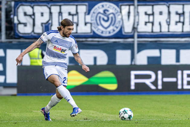 3.Liga: MSV Duisburg TSG Hoffenheim II; 10.10.2026 Joshua Bitter (MSV Duisburg, 29) 3.Liga 8.Spieltag: MSV Duisburg TSG Hoffenheim II; Schauinsland-Reisen-Arena, Duisburg, 10.10.2026 DFB regulations prohibit any use of photographs as image sequences and or quasi video. Copyright: xBEAUTIFULxSPORTS Buriakovx