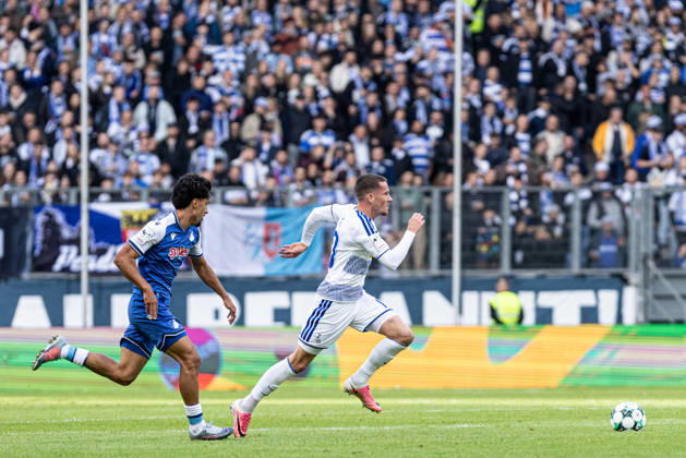 3.Liga: MSV Duisburg TSG Hoffenheim II; 10.10.2026 Yasin Zor (TSG Hoffenheim II, 10), Christian Viet (MSV Duisburg, 10) 3.Liga 8.Spieltag: MSV Duisburg TSG Hoffenheim II; Schauinsland-Reisen-Arena, Duisburg, 10.10.2026 DFB regulations prohibit any use of photographs as image sequences and or quasi video. Copyright: xBEAUTIFULxSPORTS Buriakovx