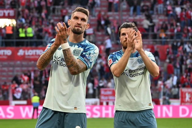 10.10.2026, xsltx, Fussball 1.Bundesliga, FSV Mainz 05 - Bayer 04 Leverkusen v.l. Jubel, Freude über den Sieg Robert Andrich (Bayer 04 Leverkusen) Jonas Hofmann (Bayer 04 Leverkusen) (DFL DFB REGULATIONS PROHIBIT ANY USE OF PHOTOGRAPHS as IMAGE SEQUENCES and or QUASI-VIDEO) Mainz