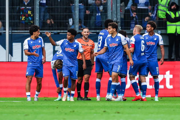 Fussball, 3.Liga Saison 2026 2027 8.Spieltag MSV Duisburg - TSG 1899 Hoffenheim II 10.10.2026, schauinsland-reisen-arena Torjubel TSG 1899 Hoffenheim II nach dem Tor zum 2-0 durch Blessing Miguel Makanda (Hoffenheim, 17) die Spieler freuen sich Duisburg schauinsland-reisen-arena Nordrhein-Westfalen Deutschland