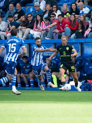 ESP: LaLiga EA Sports Deportivo Alaves v Atletico Madrid Abde Rebbach of Deportivo Alaves and Marcos Llorente of Atletico de Madrid during LaLiga EA Sports between Deportivo Alaves v Atletico Madrid played at Mendizorroza Stadium in Vitoria-Gasteiz on October 10, 2026 in Spain VITORIA GASTEIZ Spain Futbol Copyright: xAgenciaxLOFx