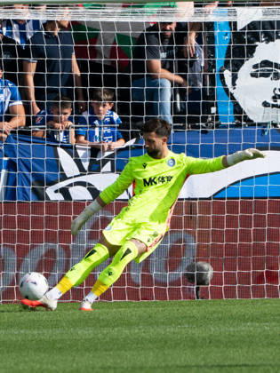 ESP: LaLiga EA Sports Deportivo Alaves v Atletico Madrid Antonio Sivera of Deportivo Alaves during LaLiga EA Sports between Deportivo Alaves v Atletico Madrid played at Mendizorroza Stadium in Vitoria-Gasteiz on October 10, 2026 in Spain VITORIA GASTEIZ Spain Futbol Copyright: xAgenciaxLOFx
