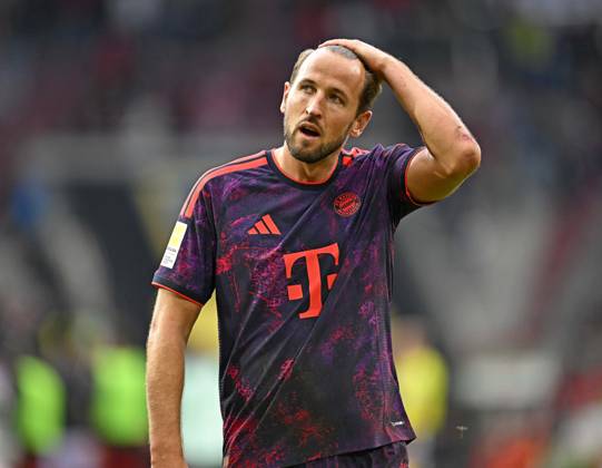 10.10.2026, Fussball Bundesliga 2026 2027, 5.Spieltag, FC Augsburg - FC Bayern München, in der WWK-Arena Augsburg, Harry Kane (FC Bayern München) ist nach dem Spiel enttäuscht..