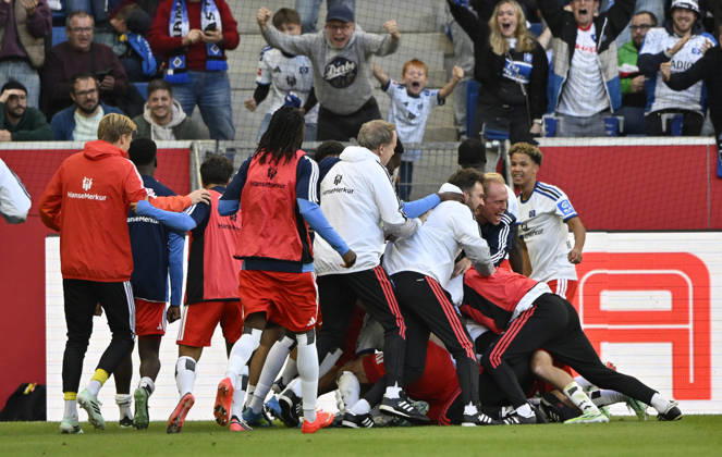 TOR zum 2:3 Miro Muheim Hamburger SV HSV (28) Torjubel TSG 1899 Hoffenheim vs Hamburger SV HSV 10.10.2026 DFL REGULATIONS PROHIBIT ANY USE OF PHOTOGRAPHS AS IMAGE SEQUENCES AND OR QUASI-VIDEO TSG 1899 Hoffenheim vs Hamburger SV HSV