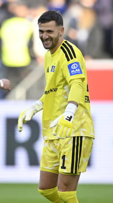 nach Spielende: Schlussjubel, Freude, Glueck, Jubel Torwart Daniel Heuer Fernandes Hamburger SV HSV (01) TSG 1899 Hoffenheim vs Hamburger SV HSV 10.10.2026 DFL REGULATIONS PROHIBIT ANY USE OF PHOTOGRAPHS AS IMAGE SEQUENCES AND OR QUASI-VIDEO TSG 1899 Hoffenheim vs Hamburger SV HSV