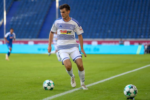 10.10.2026, GER, Fussball, Herren, 3. Liga, Saison 2026 2027, MSV Duisburg - TSG Hoffenheim II Martin Ens (MSV) in Aktion am Ball, Einzelaktion Copyright: xSvenxHanischx