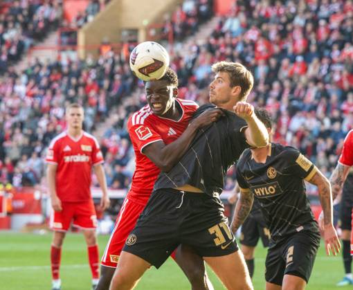 Fußball, Herren, Saison 2026 2027, 1. Bundesliga (5. Spieltag), 1. FC Union Berlin - SV 07 Elversberg, v. l. Mekhi Gray (1. FC Union), Maximilian Rohr (SV Elversberg), 10.10.2026, Copyright: xMatthiasxKochx