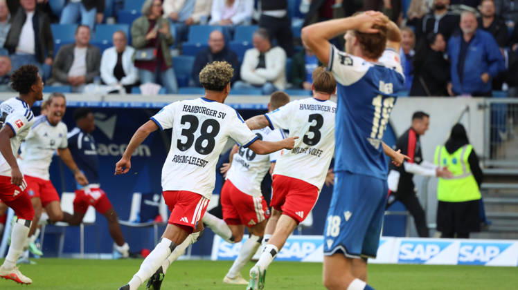 10.10.2026, xrekx, Fussball 1.Bundesliga, TSG 1899 Hoffenheim - Hamburger SV v.l. Torjubel nach dem Tor zum celebrating the goal celebrate 2:3 durch Miro Muheim (Hamburger SV) (DFL DFB REGULATIONS PROHIBIT ANY USE OF PHOTOGRAPHS as IMAGE SEQUENCES and or QUASI-VIDEO) Sinsheim
