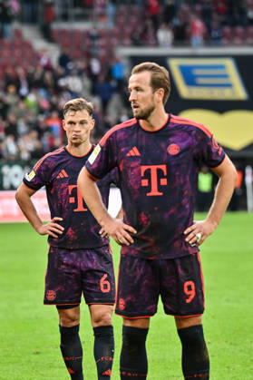 AUGSBURG, GERMANY; 10. OCTOBER: Joshua KIMMICH (FC Bayern Munich 6) after the Bundesliga Match between FC Augsburg vs. FC Bayern Munich at Matchday 5 at WWK-Arena DFL REGULATIONS PROHIBIT ANY USE OF PHOTOGRAPHS AS IMAGE SEQUENCES AND OR QUASI-VIDEO Harry KANE (FC Bayern Munich 9) Copyright: xBEAUTIFULxSPORTS Goldbergx