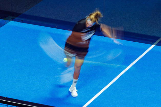 DÜSSELDORF, GERMANY - 10 OCTOBER 2026: Image shows a feature of Beatriz Gonzalez Fernandez (ESP) in motion during CUPRA Germany Premier Padel P2 2026 Day 7: Semifinals at CASTELLO Düsseldorf on 10 10 2026 in Düsseldorf, Germany. Germany Copyright: xFröhlichxPascalx