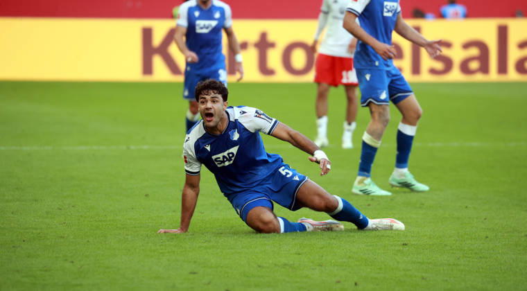 10.10.26 TSG 1899 Hoffenheim - Hamburger SV Deutschland, Sinsheim, 10.10.2026, Fussball, Bundesliga, Saison 2026 2027, TSG 1899 Hoffenheim - Hamburger SV: Ozan Kabak (TSG 1899 Hoffenheim).