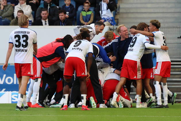 10.10.2026, xrekx, Fussball 1.Bundesliga, TSG 1899 Hoffenheim - Hamburger SV v.l. Torjubel nach dem Tor zum celebrating the goal celebrate 2:3 durch Miro Muheim (Hamburger SV) (DFL DFB REGULATIONS PROHIBIT ANY USE OF PHOTOGRAPHS as IMAGE SEQUENCES and or QUASI-VIDEO) Sinsheim