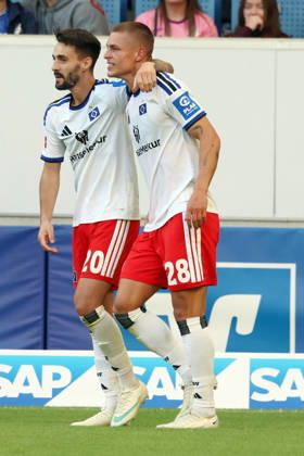 10.10.2026, xrekx, Fussball 1.Bundesliga, TSG 1899 Hoffenheim - Hamburger SV v.l. Torjubel nach dem Tor zum celebrating the goal celebrate 2:3 durch Miro Muheim (Hamburger SV) mit Fabio Vieira (Hamburger SV) (DFL DFB REGULATIONS PROHIBIT ANY USE OF PHOTOGRAPHS as IMAGE SEQUENCES and or QUASI-VIDEO) Sinsheim