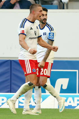 10.10.2026, xrekx, Fussball 1.Bundesliga, TSG 1899 Hoffenheim - Hamburger SV v.l. Torjubel nach dem Tor zum celebrating the goal celebrate 2:3 durch Miro Muheim (Hamburger SV) mit Fabio Vieira (Hamburger SV) (DFL DFB REGULATIONS PROHIBIT ANY USE OF PHOTOGRAPHS as IMAGE SEQUENCES and or QUASI-VIDEO) Sinsheim
