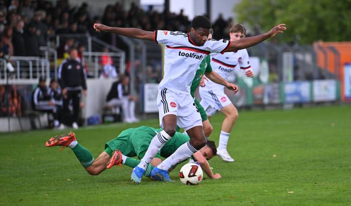 09.10.2026 - Fussball - Saison 2026 2027 - Regionalliga Bayern - 04. Spieltag: SpVgg Ansbach - 1. FC Nürnberg FCN II ( Club ) - DoGe - xdoxgex - Winners Osawe (38, 1. FC Nürnberg FCN II ) Tobias Dietrich (6, SpVgg Ansbach )
