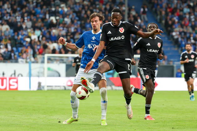 2026.10.10 Fussball 2.Bundesliga SV Darmstadt 98 - Energie Cottbus v.l., Milan Smit (SV Darmstadt 98), King Manu (Energie Cottbus) battles for the Ball Copyright: HMBxMedia JoaquimxFerreira