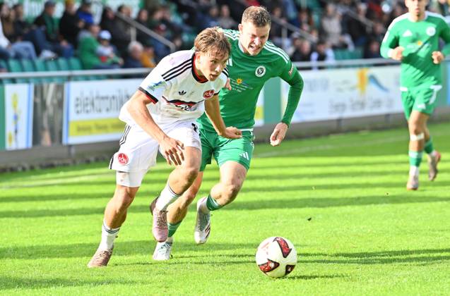 09.10.2026 - Fussball - Saison 2026 2027 - Regionalliga Bayern - 04. Spieltag: SpVgg Ansbach - 1. FC Nürnberg FCN II ( Club ) - DoGe - xdoxgex - Moritz Wiezorrek (17, 1. FC Nürnberg FCN II ) Riko Manz (29, SpVgg Ansbach )