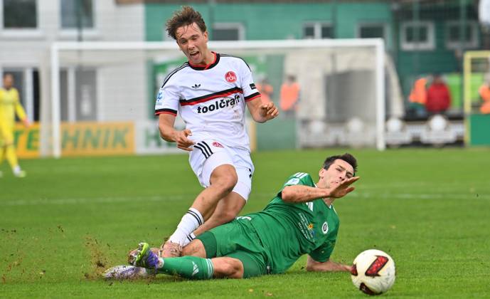 09.10.2026 - Fussball - Saison 2026 2027 - Regionalliga Bayern - 04. Spieltag: SpVgg Ansbach - 1. FC Nürnberg FCN II ( Club ) - DoGe - xdoxgex - Moritz Wiezorrek (17, 1. FC Nürnberg FCN II ) Ben Müller Mueller (24, SpVgg Ansbach )