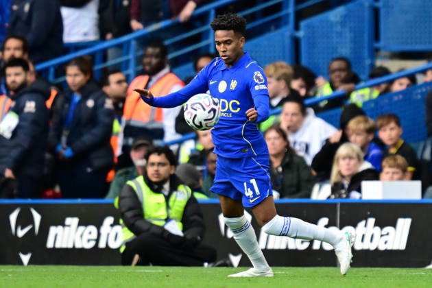 Chelsea v Bournemouth, Premier League Chelsea forward Estevao (41) Controls the ball during the Premier League match between Chelsea and Bournemouth at Stamford Bridge, London, UK on 10 October 2026. London Stamford Bridge Greater London UK Editorial use only DataCo restrictions apply See www.football-dataco.com , Copyright: xDennisxGoodwinx PSI-24979-0050