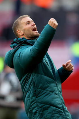 Sunderland v Brighton and Hove Albion - Premier League 2026 27 Fabian Hurzeler, Manager of Brighton and Hove Albion celebrates after winning the Premier League 2026 27 match between Sunderland and Brighton & Hove Albion at Stadium of Light on October 10, 2026 in Sunderland, England. WARNING! This Photograph May Only Be Used For Newspaper And Or Magazine Editorial Purposes. May Not Be Used For Publications Involving 1 player, 1 Club Or 1 Competition Without Written Authorisation From Football DataCo Ltd. For Any Queries, Please Contact Football DataCo Ltd on +44 (0) 207 864 9121 Sunderland Stadium of Light England United Kingdom Copyright: xAllstarxPicturexLibraryxLtdx