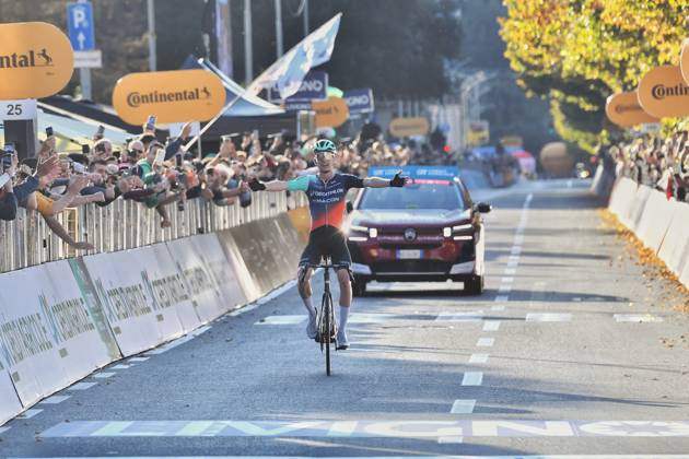 Road cycling, Rad, Radsport, Strasse - Il Lombardia 2026 - Paul Seixas Wins the Monument Solo Paul Seixas won the Monument solo during the ll Lombardia 2026, after attacking 18 km from the finish, making him the youngest winner in the history of the race, on October 10, 2026, in Bergamo, Italy. Photo byDavide Vaninetti IPA Spor ABACAPRESS.COM Bergamo Italy  Copyright: xIPAxSport ABACAx