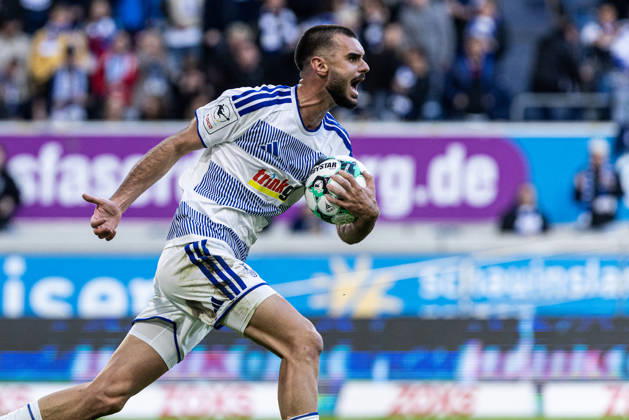 3.Liga: MSV Duisburg TSG Hoffenheim II; 10.10.2026 MSV Duisburg bejubelt das Tor, 1:2 3.Liga 8.Spieltag: MSV Duisburg TSG Hoffenheim II; Schauinsland-Reisen-Arena, Duisburg, 10.10.2026 DFB regulations prohibit any use of photographs as image sequences and or quasi video. Copyright: xBEAUTIFULxSPORTS Buriakovx