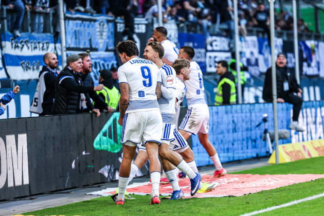 Fussball, 3.Liga Saison 2026 2027 8.Spieltag MSV Duisburg - TSG 1899 Hoffenheim II 10.10.2026, schauinsland-reisen-arena Torjubel MSV Duisburg nach dem Tor zum 2-2 Ausgleich durch Peter Remmert (MSV Duisburg, 39) die Spieler freuen sich Duisburg schauinsland-reisen-arena Nordrhein-Westfalen Deutschland