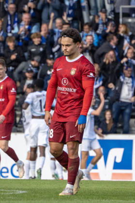 10.10.2026, xerix, Fussball 3.Liga, SG Sonnenhof Grossaspach - SV Waldhof Mannheim v.l. Niklas Pöllex (SG Sonnenhof Großaspach) nach dem 1:4 Aspach