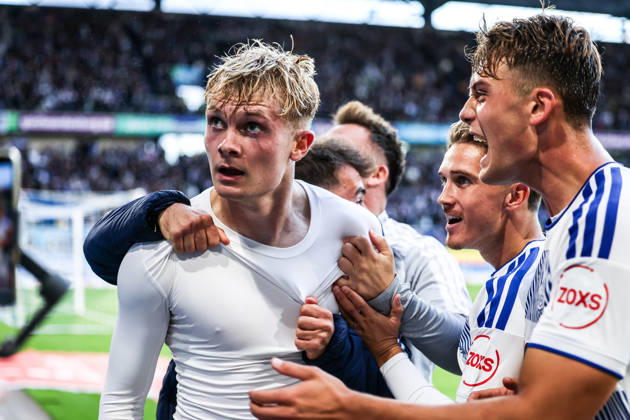 Fussball, 3.Liga Saison 2026 2027 8.Spieltag MSV Duisburg - TSG 1899 Hoffenheim II 10.10.2026, schauinsland-reisen-arena Torjubel MSV Duisburg nach dem Tor zum 3-2 durch Peter Remmert (MSV Duisburg, 39) die Spieler freuen sich Duisburg schauinsland-reisen-arena Nordrhein-Westfalen Deutschland