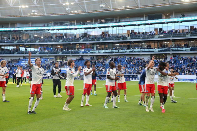 10.10.2026, xrekx, Fussball 1.Bundesliga, TSG 1899 Hoffenheim - Hamburger SV v.l. HSV Mannschaft, Spieler, jubeln nach Spielende, Team, Player, celebrate at the end of the match (DFL DFB REGULATIONS PROHIBIT ANY USE OF PHOTOGRAPHS as IMAGE SEQUENCES and or QUASI-VIDEO) Sinsheim