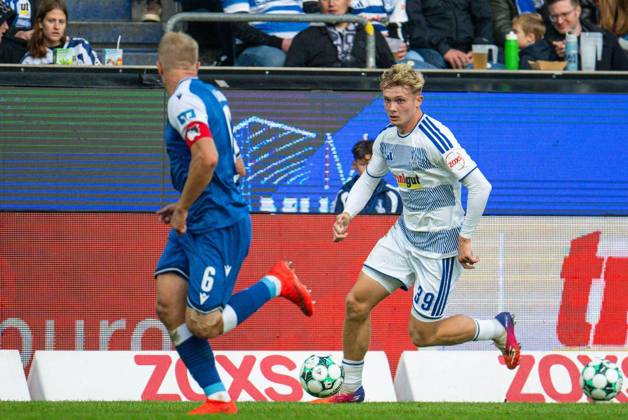 3.Liga MSV Duisburg - TSG Hoffenheim II ** NUR FÜR REDAKTIONELLE ZWECKE ** EDITORIAL USE ONLY **<p>Fußball 3.Liga MSV Duisburg - TSG Hoffenheim II am 10.10.26 in der Schauinsland-Reisen Arena in Duisburg Peter Remmert ( Duisburg ) Duisburg Copyright: JakobxKlos