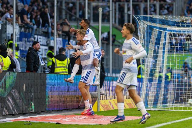 3.Liga MSV Duisburg - TSG Hoffenheim II ** NUR FÜR REDAKTIONELLE ZWECKE ** EDITORIAL USE ONLY **<p>Fußball 3.Liga MSV Duisburg - TSG Hoffenheim II am 10.10.26 in der Schauinsland-Reisen Arena in Duisburg Torjubel zum 2:2 durch Peter Remmert ( Duisburg ) Duisburg Copyright: JakobxKlos