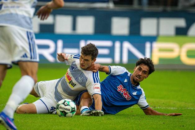 3.Liga MSV Duisburg - TSG Hoffenheim II ** NUR FÜR REDAKTIONELLE ZWECKE ** EDITORIAL USE ONLY **<p>Fußball 3.Liga MSV Duisburg - TSG Hoffenheim II am 10.10.26 in der Schauinsland-Reisen Arena in Duisburg Martin Ens ( Duisburg ) Duisburg Copyright: JakobxKlos