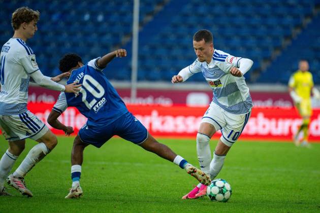 3.Liga MSV Duisburg - TSG Hoffenheim II ** NUR FÜR REDAKTIONELLE ZWECKE ** EDITORIAL USE ONLY **<p>Fußball 3.Liga MSV Duisburg - TSG Hoffenheim II am 10.10.26 in der Schauinsland-Reisen Arena in Duisburg Christian Viet ( Duisburg ) Duisburg Copyright: JakobxKlos