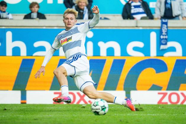 3.Liga MSV Duisburg - TSG Hoffenheim II ** NUR FÜR REDAKTIONELLE ZWECKE ** EDITORIAL USE ONLY **<p>Fußball 3.Liga MSV Duisburg - TSG Hoffenheim II am 10.10.26 in der Schauinsland-Reisen Arena in Duisburg Peter Remmert ( Duisburg ) Duisburg Copyright: JakobxKlos