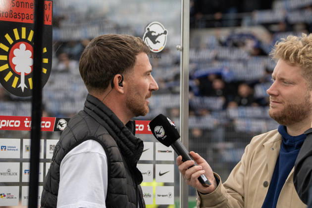 10.10.2026, xerix, Fussball 3.Liga, SG Sonnenhof Grossaspach - SV Waldhof Mannheim v.l. Pascal Reinhardt (Trainer SG Sonnenhof Großaspach) nach der Partie beim Interview Aspach
