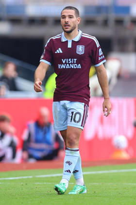 Aston Villa v Brentford, Premier League Emiliano Buendia of Aston Villa during the Aston Villa v Brentford Premier League match at Villa Park, Birmingham, England on 10 October 2026 Credit: Ryan Crockett Every Second Media Editorial use only. All images are copyright Every Second Media Limited. No images may be reproduced without prior permission. All rights reserved. Premier League and Football League images are subject to licensing agreements with Football DataCo Limited. see https: www.football-dataco.com Copyright: xIMAGO EveryxSecondxMediax ESM-2212-0117 RyanxCrockettx xEveryxSecondxMediax