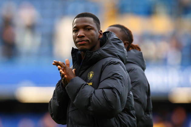 Premier League: Chelsea v AFC Bournemouth LONDON, UK - 10th Oct 2026: Moises Caicedo of Chelsea applauds the fans after the Premier League match between Chelsea FC and AFC Bournemouth at Stamford Bridge London Stamford Bridge England United Kingdom Copyright: xCraigxMercerx xPeakxActionxPhotosx