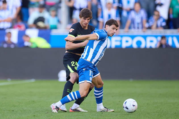 October 10, 2026, Vitoria, Alava, Spain: Robin Le Normand of Atletico de Madrid competes for the ball with Lucas Boye of Deportivo Alaves during the LaLiga EA Sports match between Deportivo Alaves and Atletico de Madrid at Mendizorrotza on October 10, 2026, in Vitoria, Spain. Vitoria Spain - ZUMAa181 20261010_zaa_a181_054 Copyright: xRicardoxLarreinax