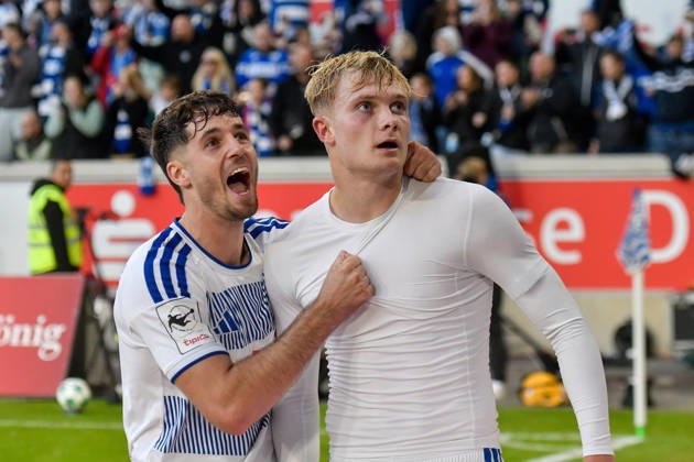 Peter Remmert (Duisburg 39) jubelt nach dem Tor zum 3:2 mit Tobias Fleckstein (Duisburg 5) 10.10.2026 ¢ Fussball ¢ MSV Duisburg vs TSG 1899 Hoffenheim II, Schauinsland-Reisen-Arena, Duisburg, DFB DFL REGULATIONS PROHIBIT ANY USE OF PHOTOGRAPHS AS IMAGE SEQUENCES AND OR QUASI-VIDEO NRW Germany